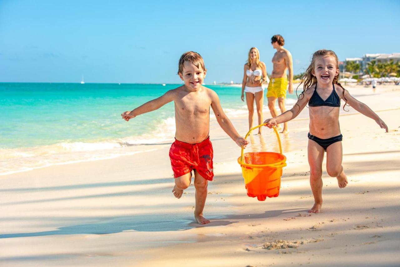 Holiday home Chillax House - Luxury, Canals, Jetty, Family Friendly - Sleeps 14 In Style! *